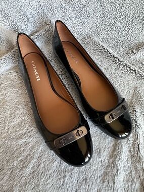 Coach Oswald Patent Leather Flats Sz 9 NIB